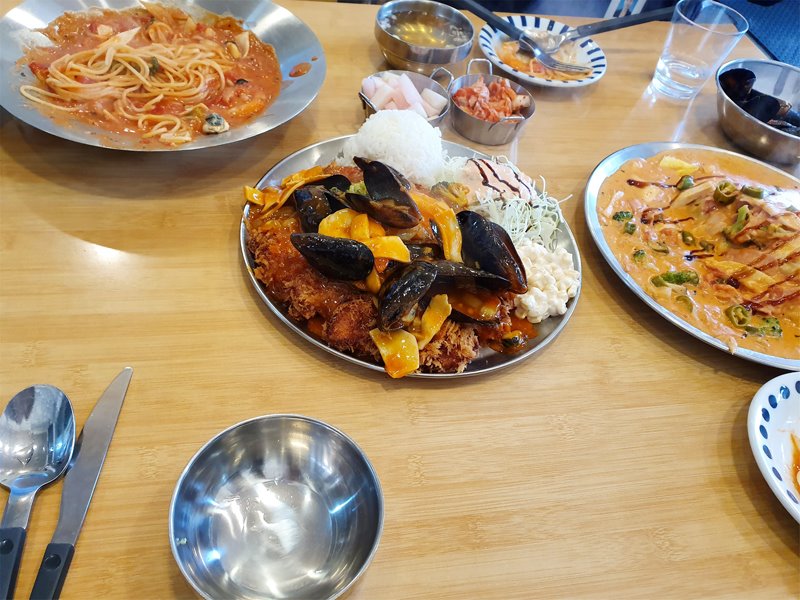 홍세프6web.jpg