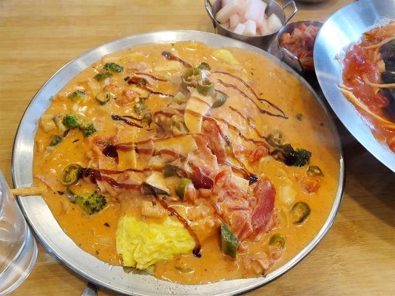 홍세프5web.jpg